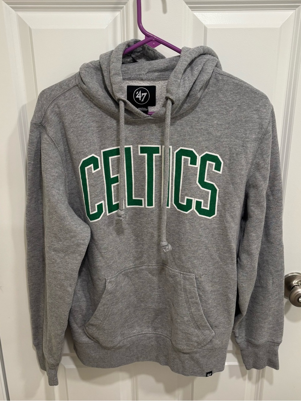 47 Brand Boston Celtics Grey Pullover Sweatshirt Hoodie Mens U.S. Small